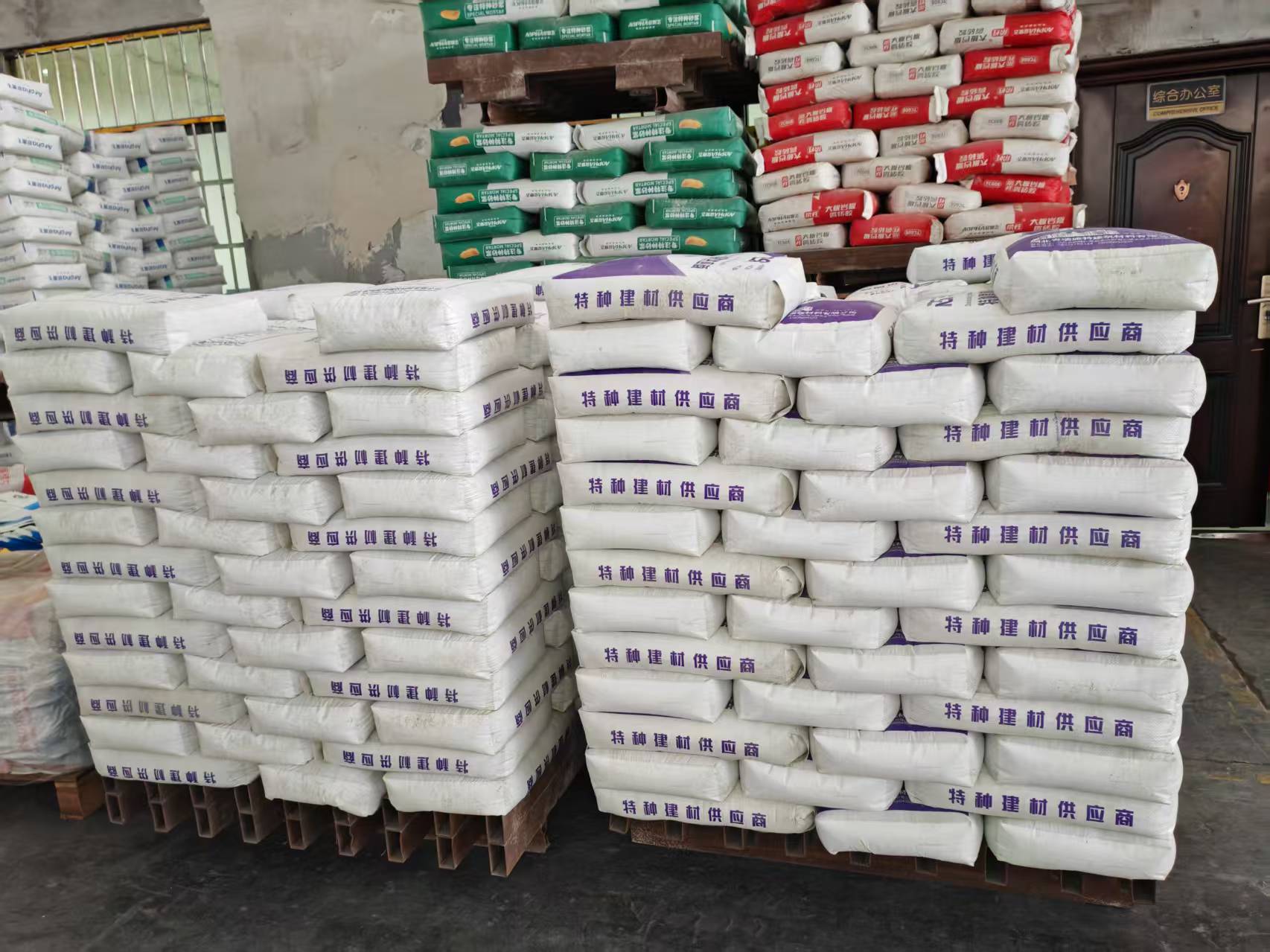 广水拱顶带模注浆料