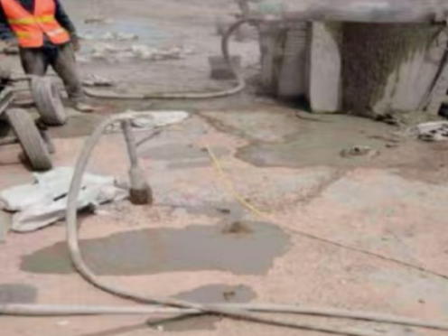 广水水泥混凝土路面板底注浆技术 路面脱空注浆整治方案