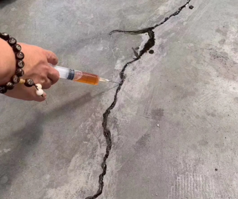 广水混凝土裂缝修补技术详解​